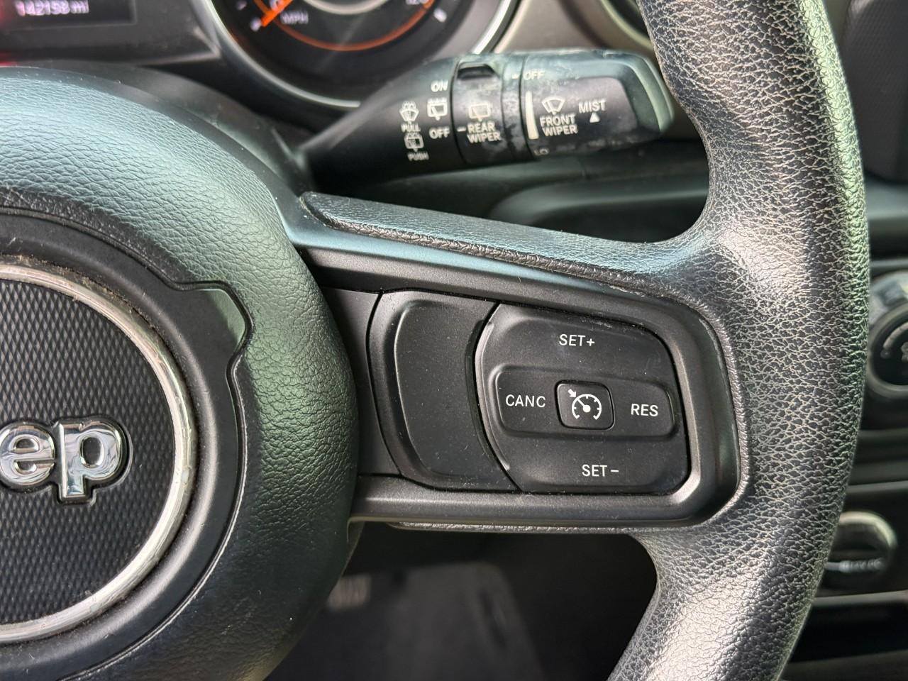 Jeep Wrangler Unlimited Vehicle Full-screen Gallery Image 17