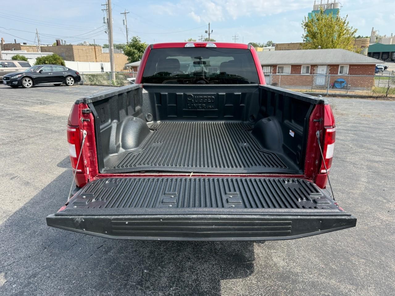 Ford F-150 Vehicle Full-screen Gallery Image 07