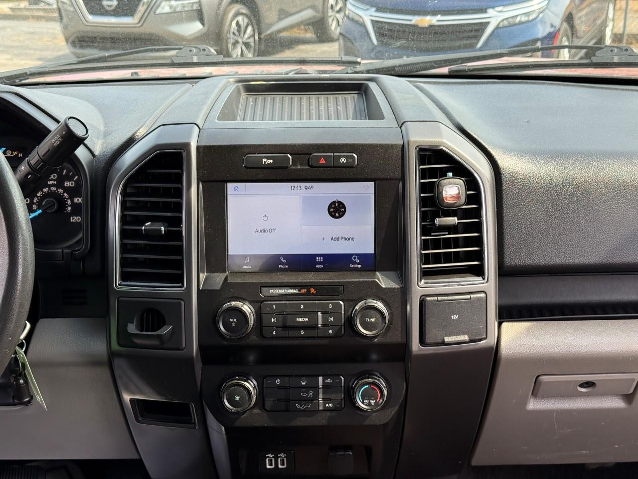 Ford F-150 Vehicle Full-screen Gallery Image 13