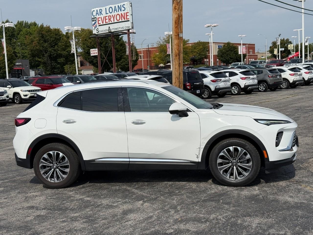 Buick Envision Vehicle Full-screen Gallery Image 05