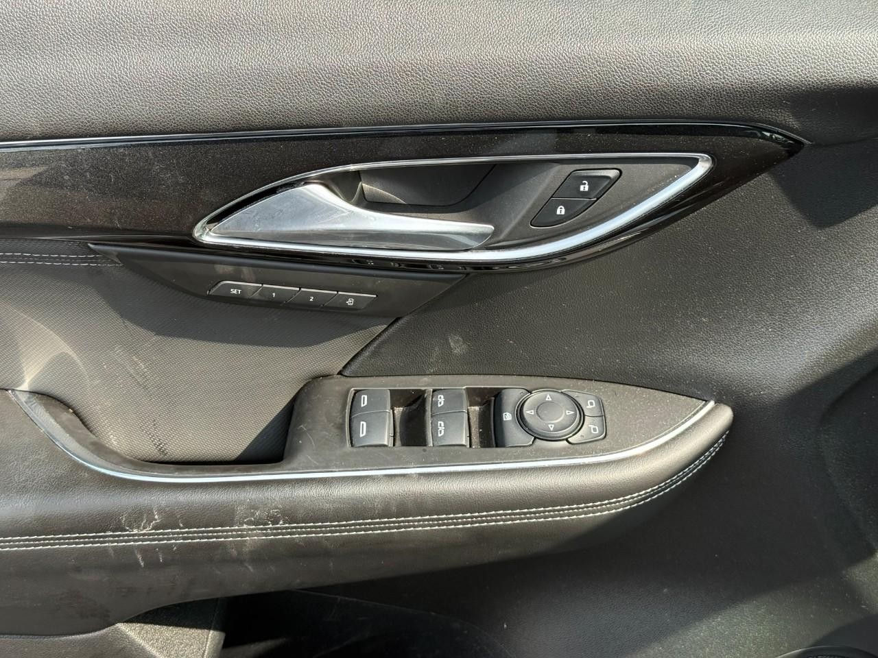 Buick Envision Vehicle Full-screen Gallery Image 16
