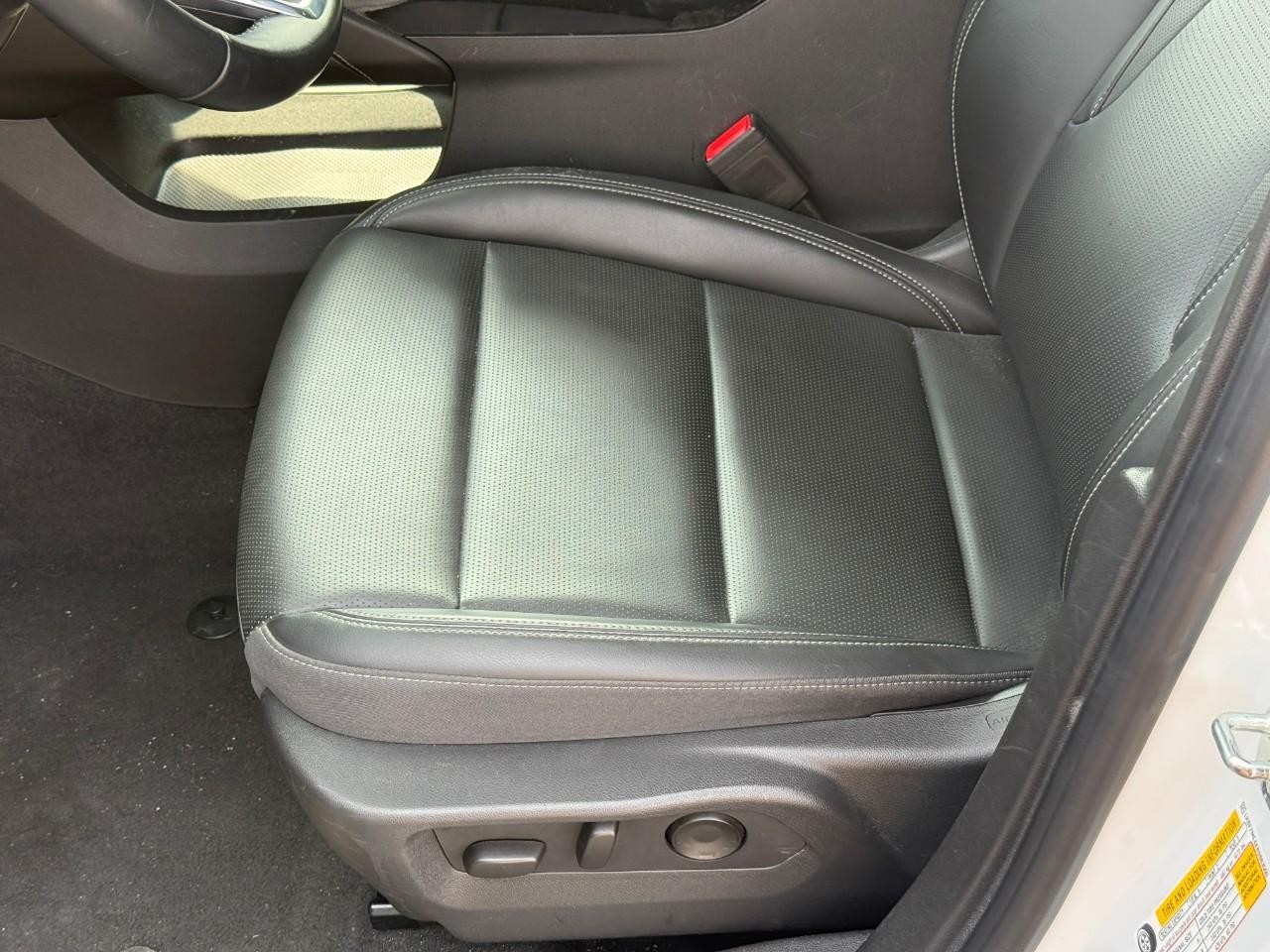 Buick Envision Vehicle Full-screen Gallery Image 18