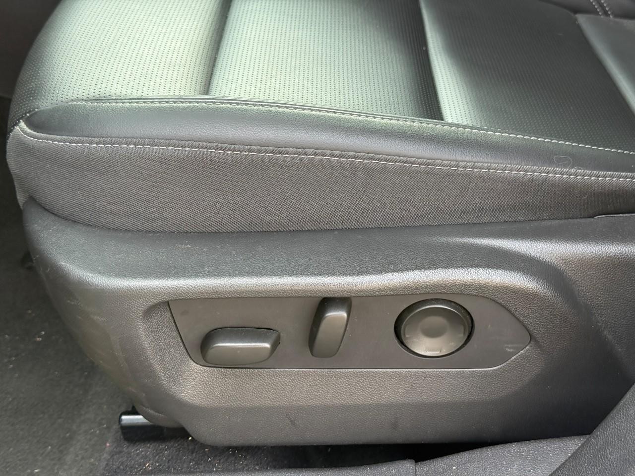 Buick Envision Vehicle Full-screen Gallery Image 19