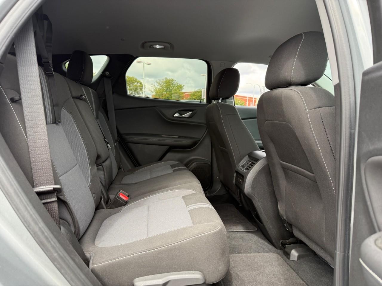 Chevrolet Blazer Vehicle Full-screen Gallery Image 06