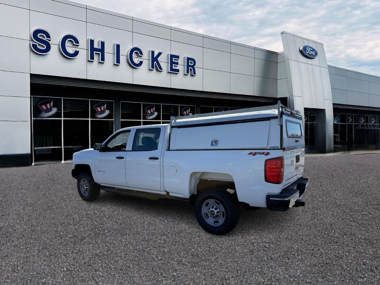 Chevrolet Silverado 2500HD Vehicle Full-screen Gallery Image 03