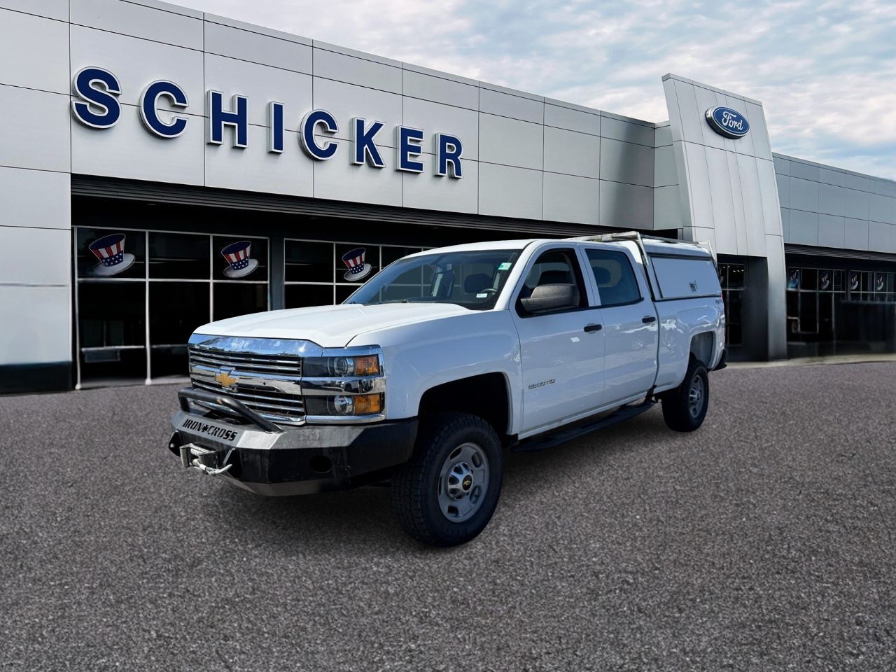 Chevrolet Silverado 2500HD Vehicle Full-screen Gallery Image 04