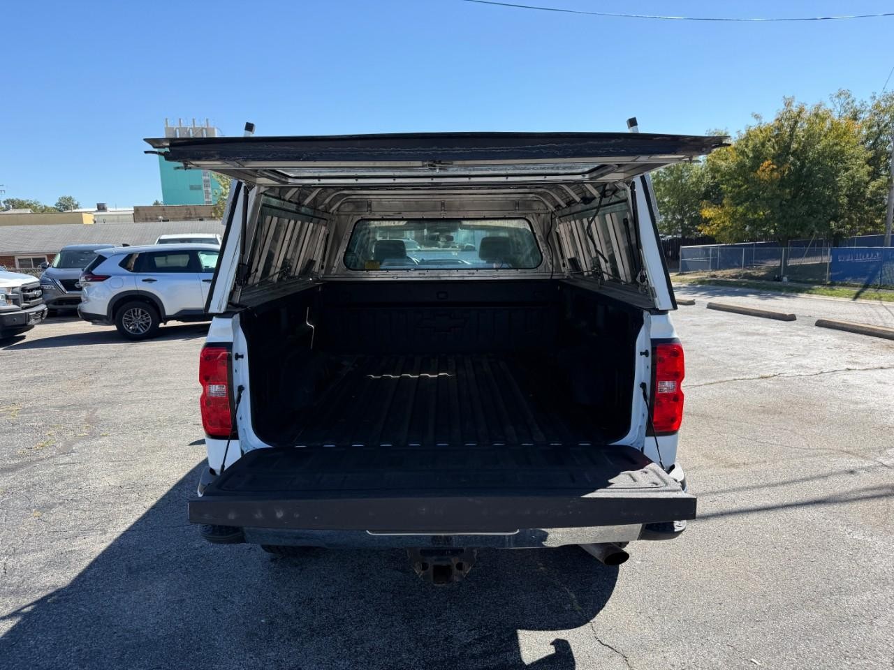 Chevrolet Silverado 2500HD Vehicle Full-screen Gallery Image 07