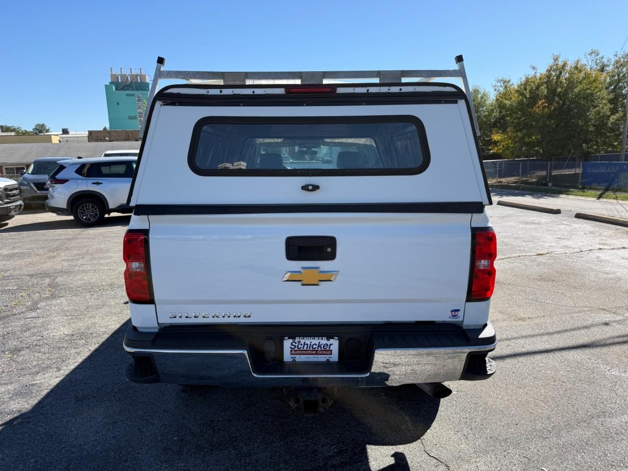 Chevrolet Silverado 2500HD Vehicle Full-screen Gallery Image 08