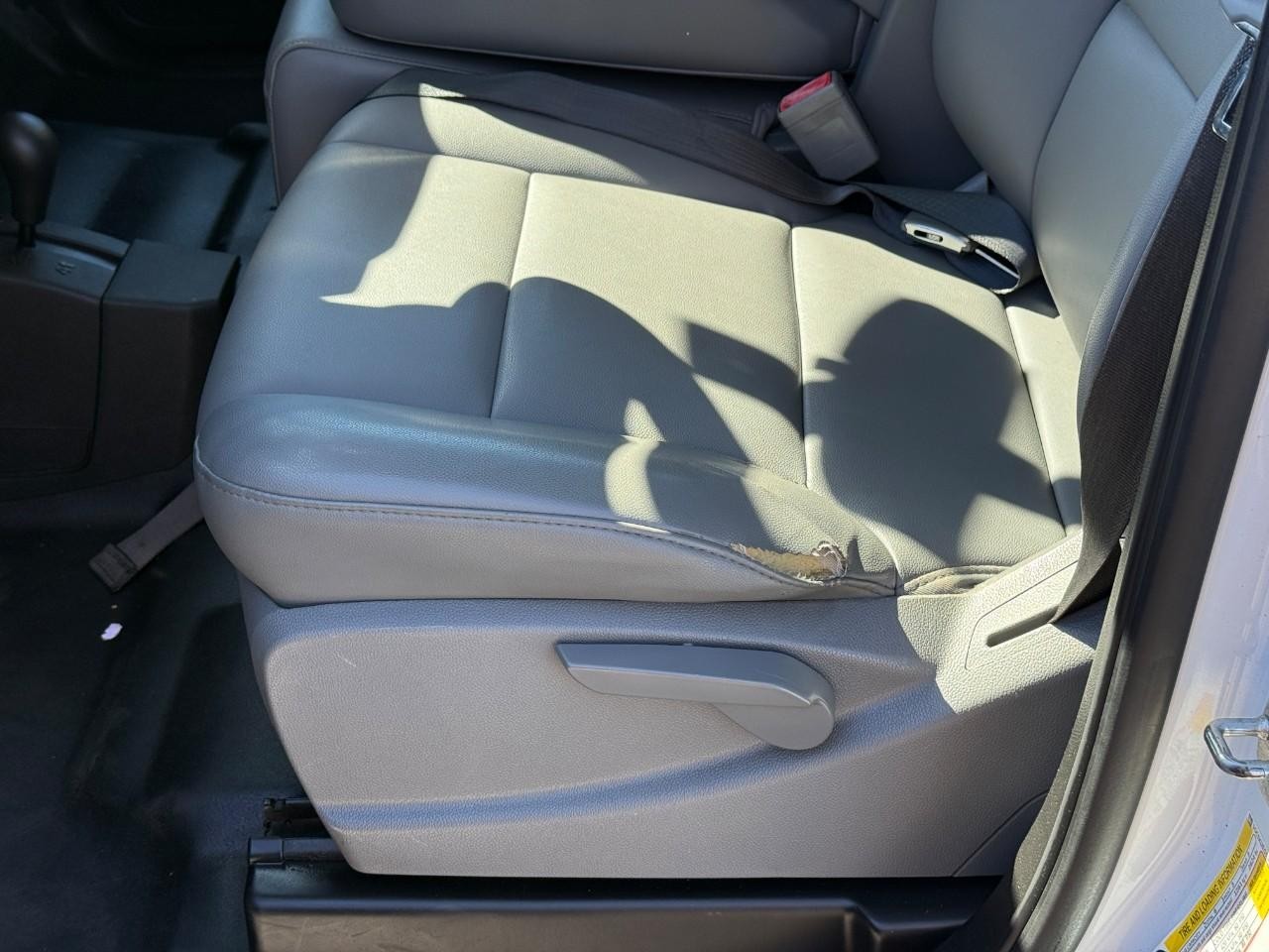 Chevrolet Silverado 2500HD Vehicle Full-screen Gallery Image 17