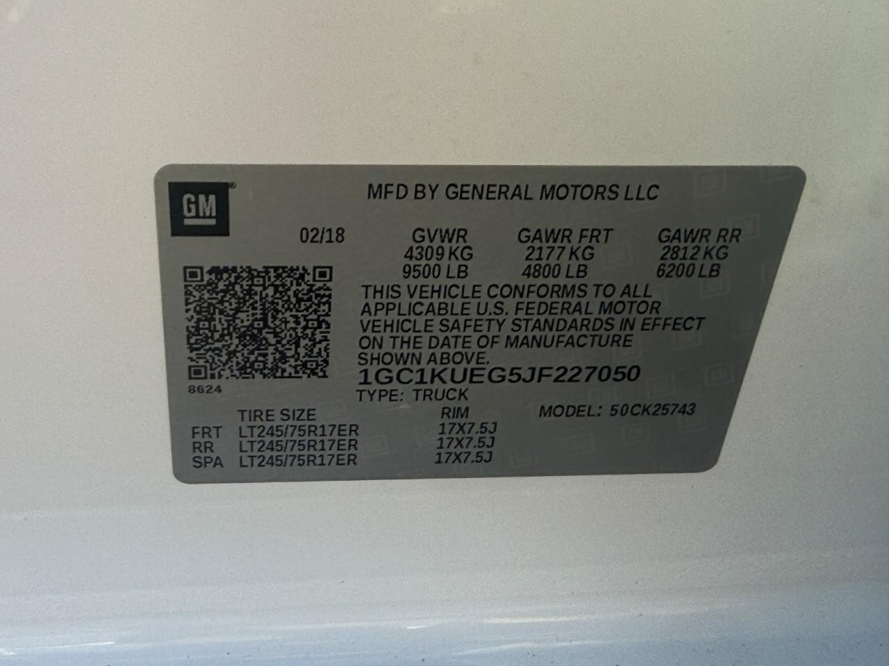 Chevrolet Silverado 2500HD Vehicle Full-screen Gallery Image 21