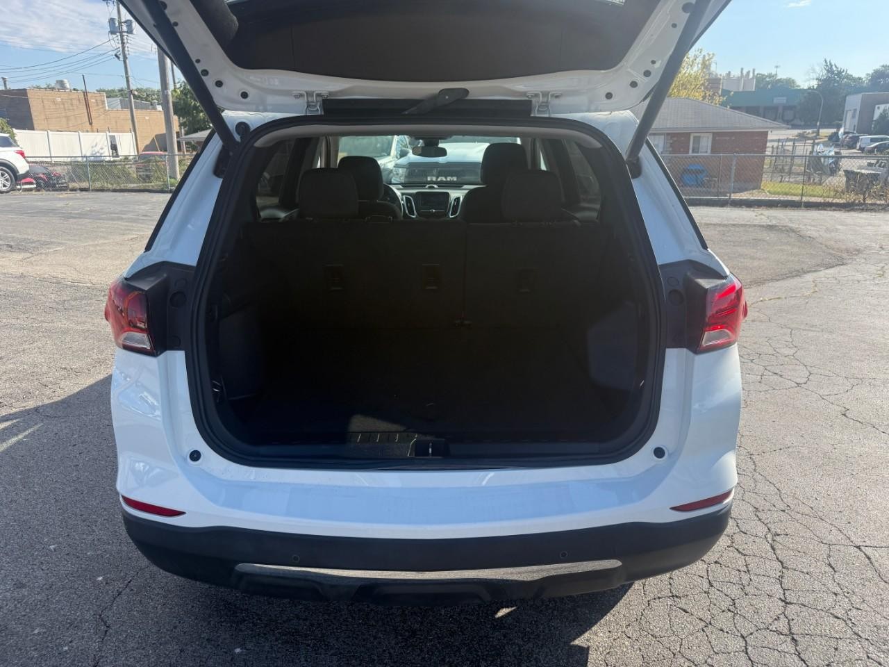 Chevrolet Equinox Vehicle Full-screen Gallery Image 07