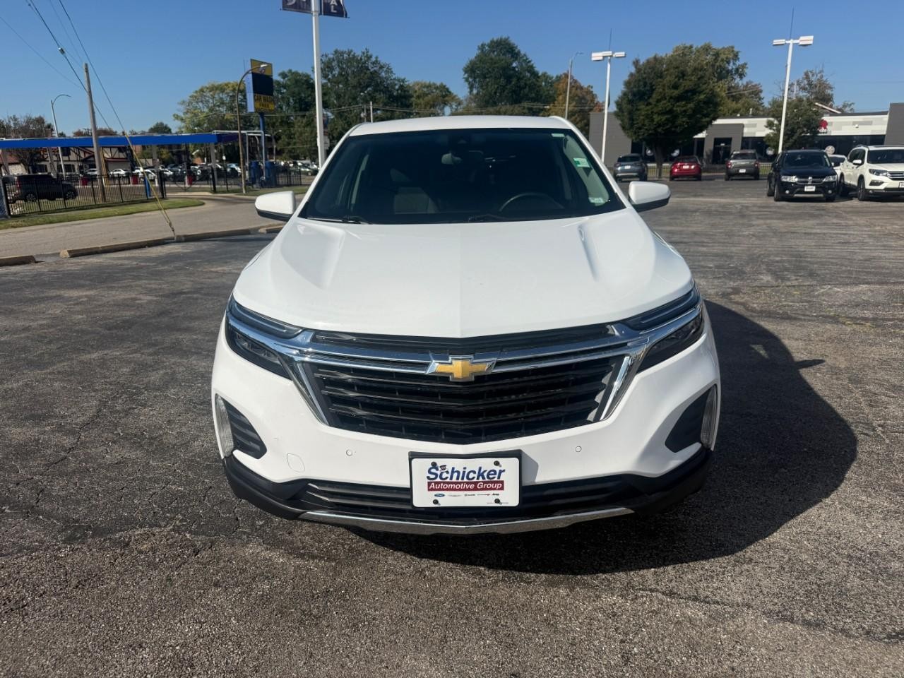 Chevrolet Equinox Vehicle Full-screen Gallery Image 09