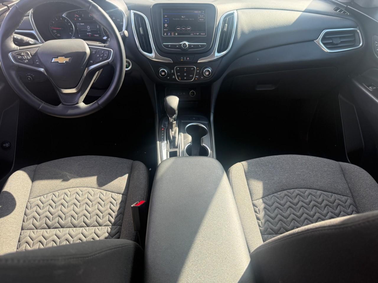 Chevrolet Equinox Vehicle Full-screen Gallery Image 11