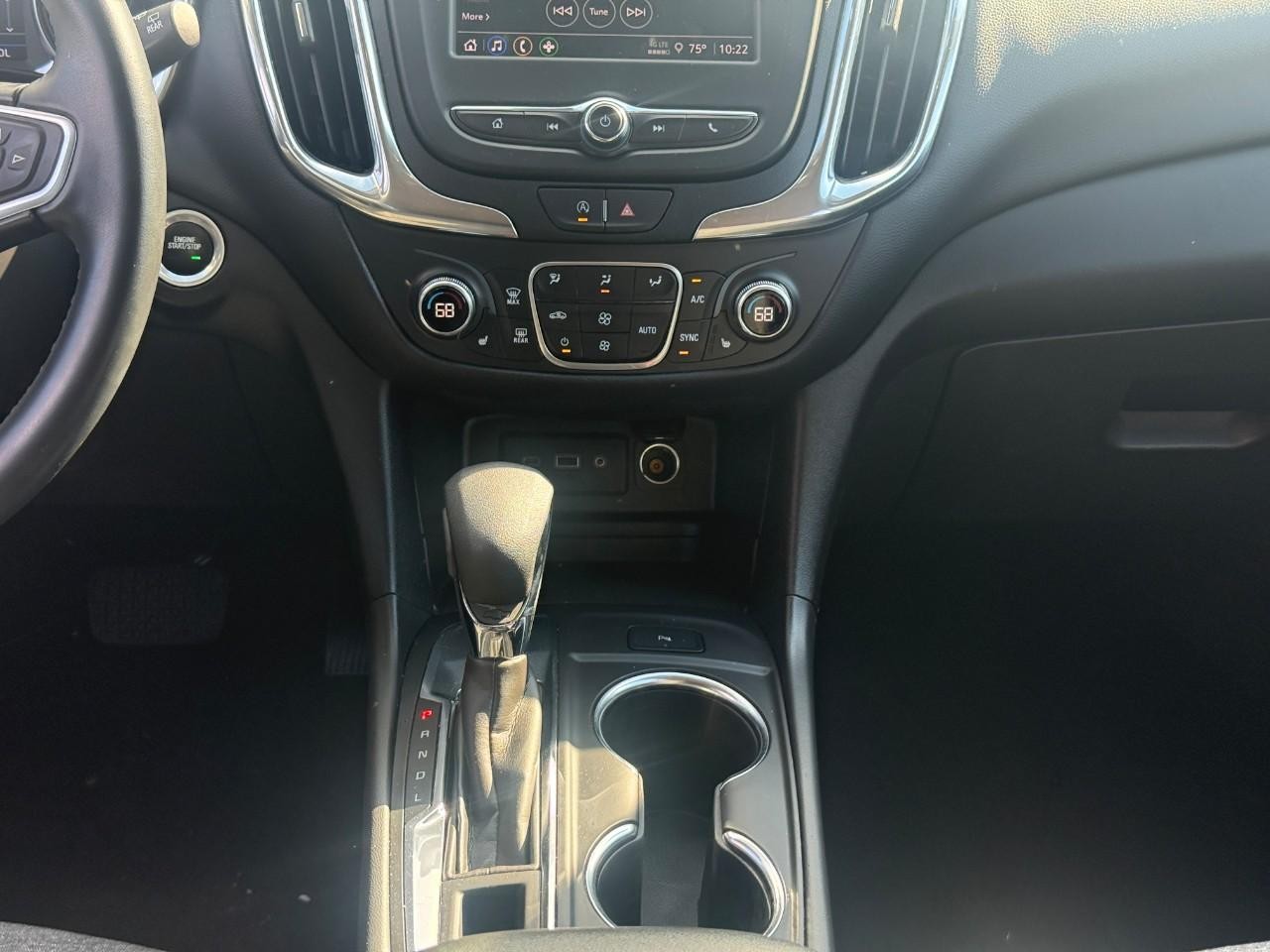 Chevrolet Equinox Vehicle Full-screen Gallery Image 14