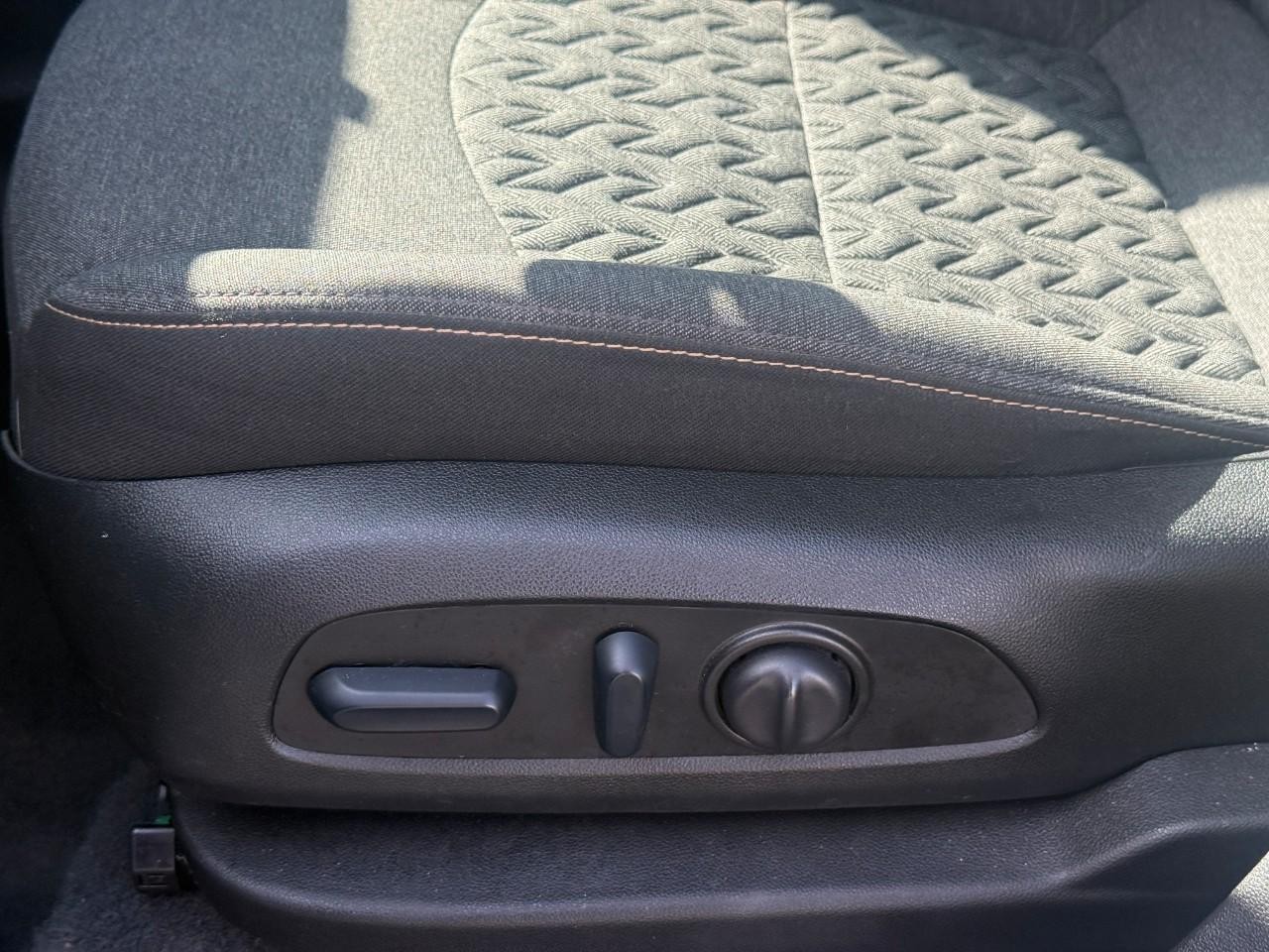 Chevrolet Equinox Vehicle Full-screen Gallery Image 17