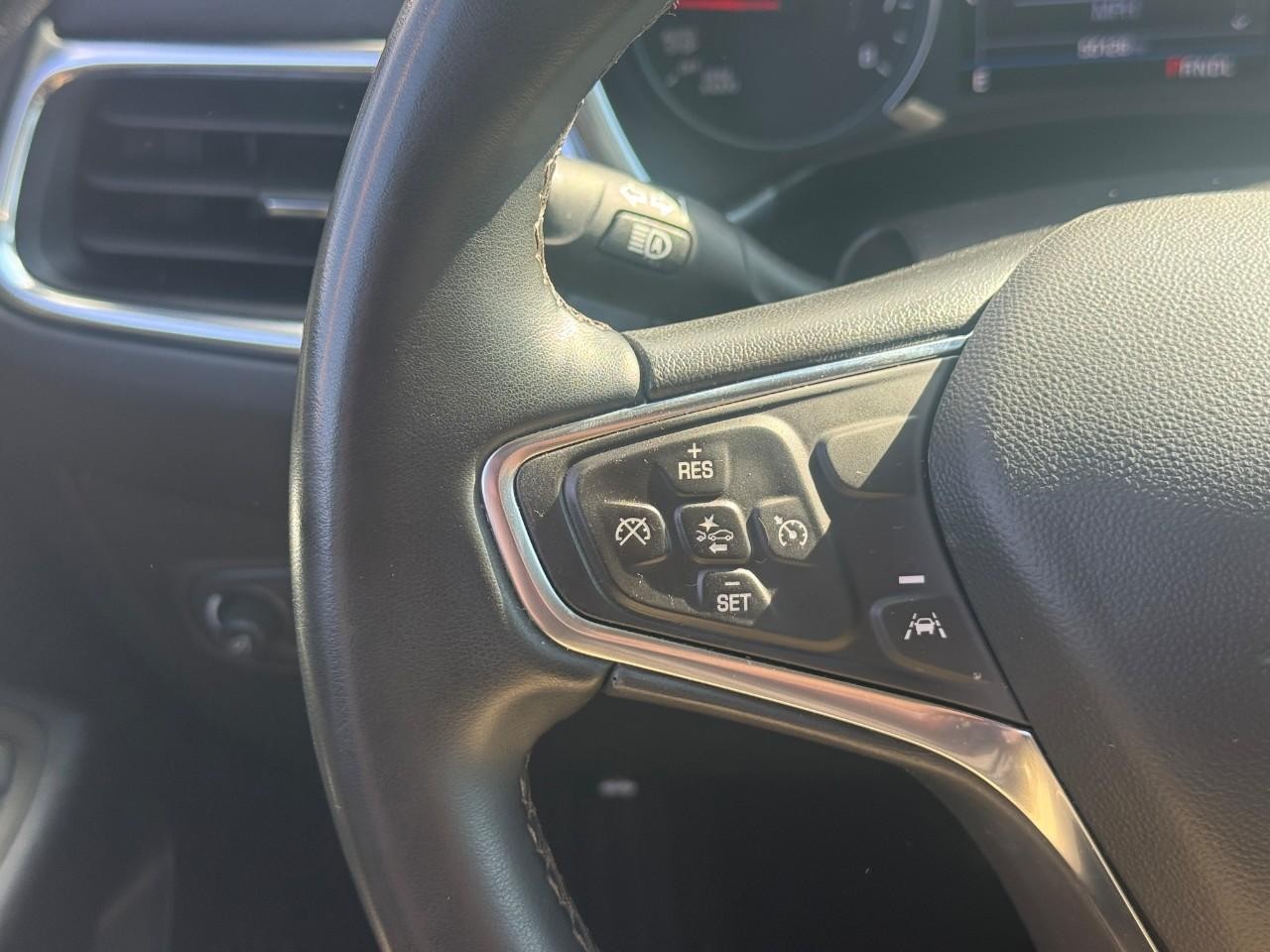 Chevrolet Equinox Vehicle Full-screen Gallery Image 18