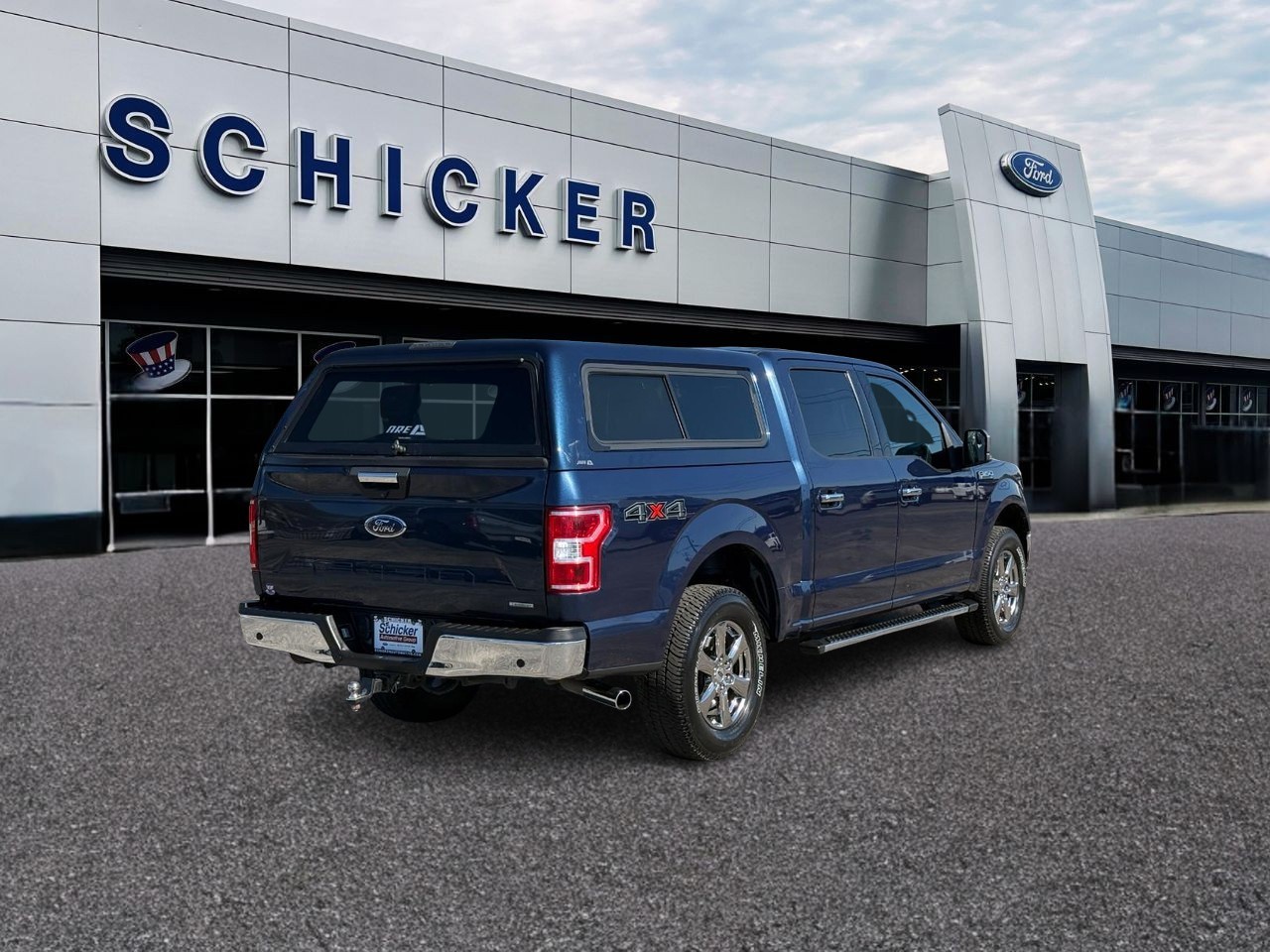 Ford F-150 Vehicle Full-screen Gallery Image 02