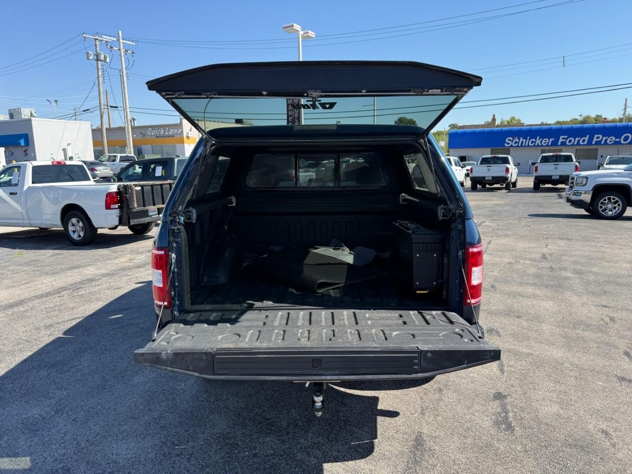 Ford F-150 Vehicle Full-screen Gallery Image 07