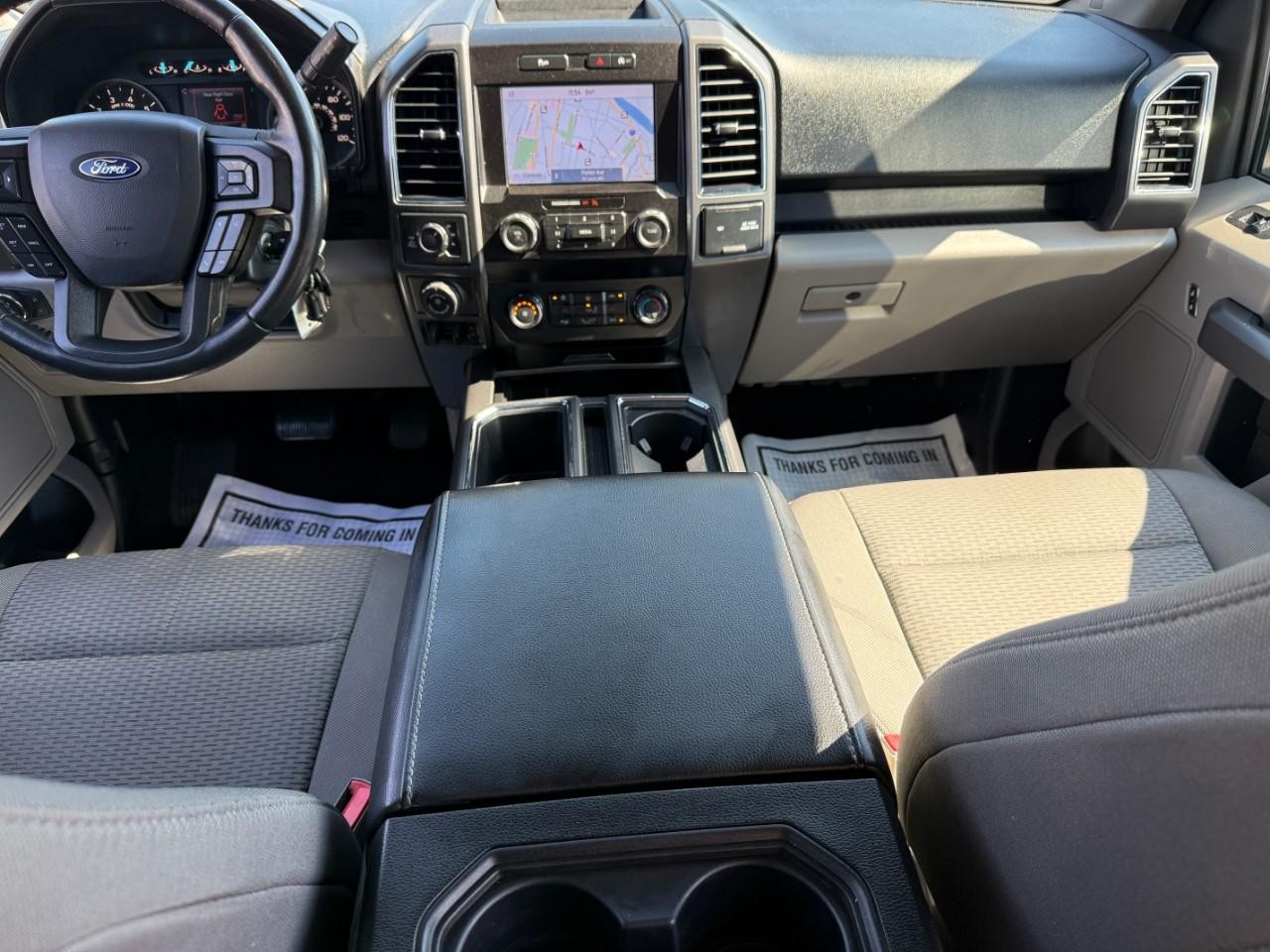 Ford F-150 Vehicle Full-screen Gallery Image 12
