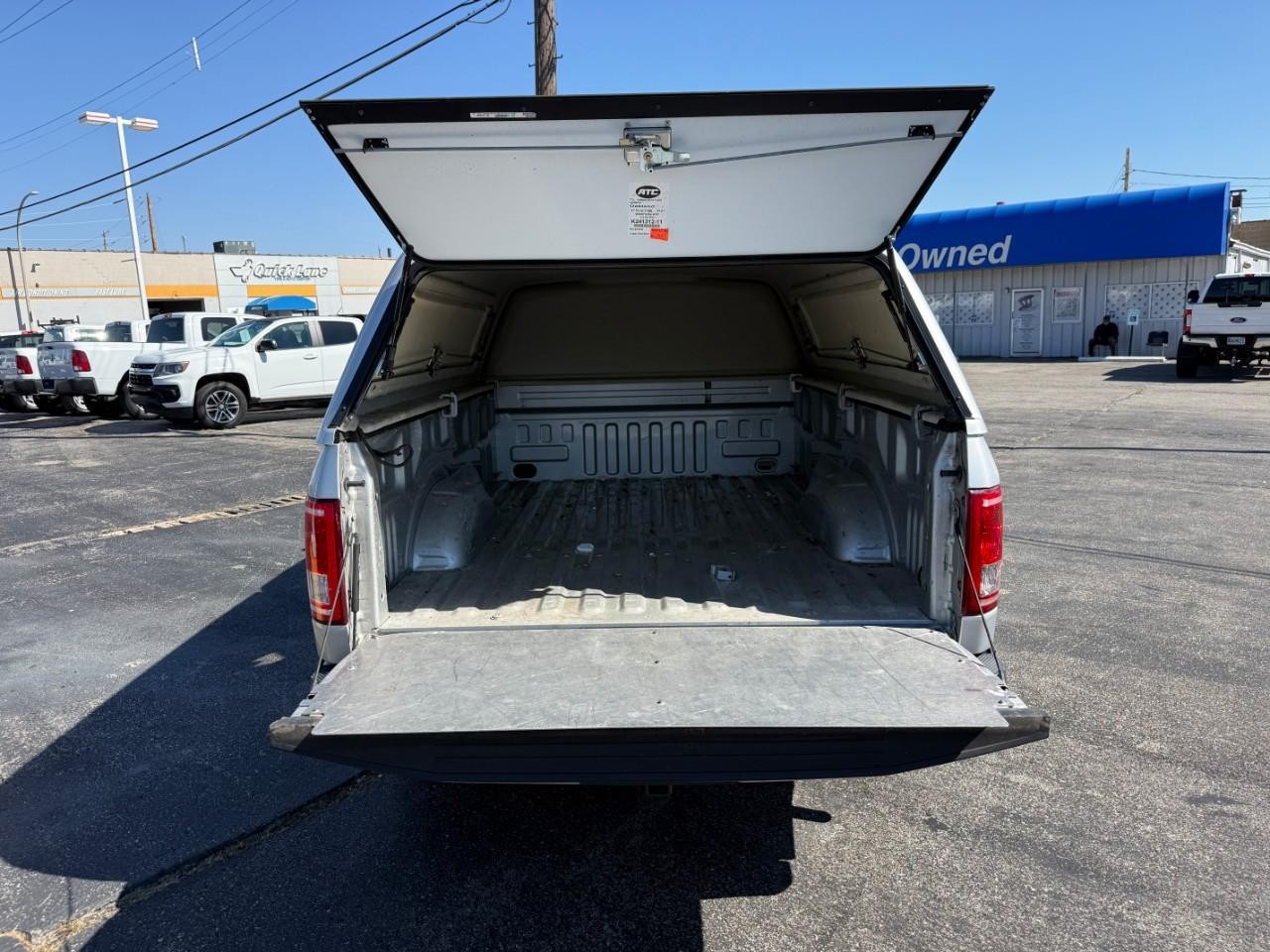 Ford F-150 Vehicle Full-screen Gallery Image 07