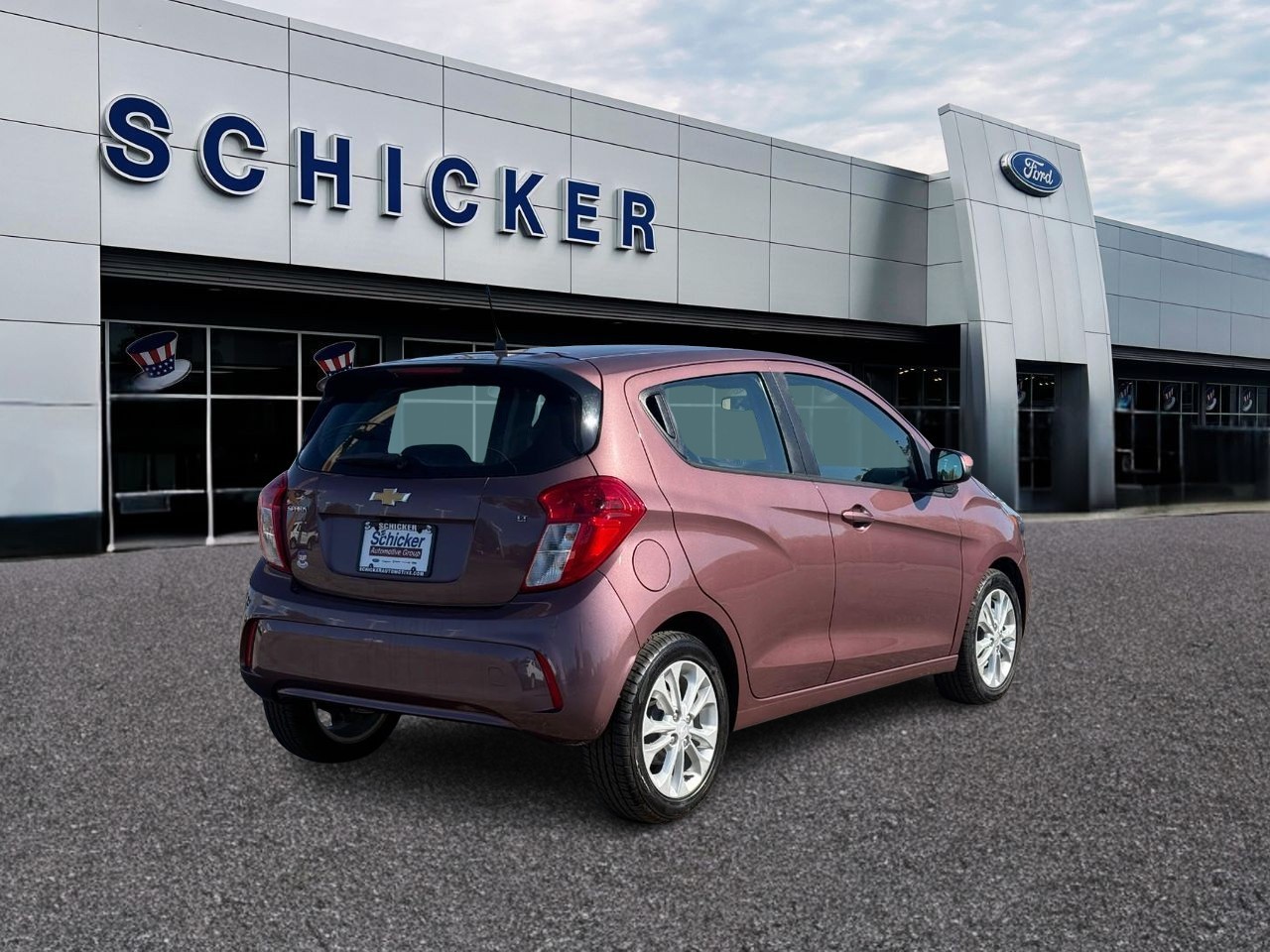 Chevrolet Spark Vehicle Full-screen Gallery Image 02