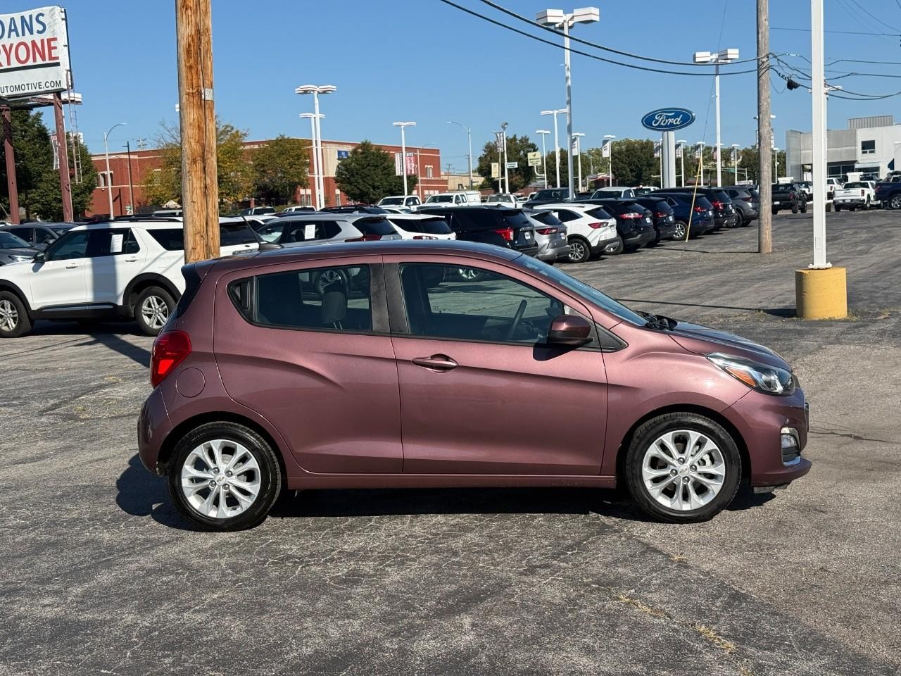 Chevrolet Spark Vehicle Full-screen Gallery Image 05