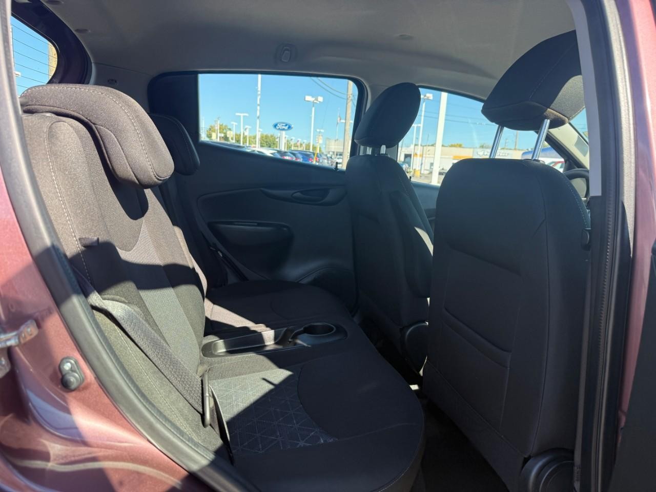 Chevrolet Spark Vehicle Full-screen Gallery Image 10