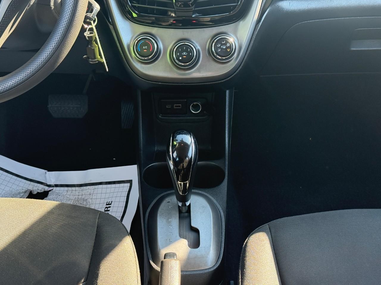 Chevrolet Spark Vehicle Full-screen Gallery Image 15