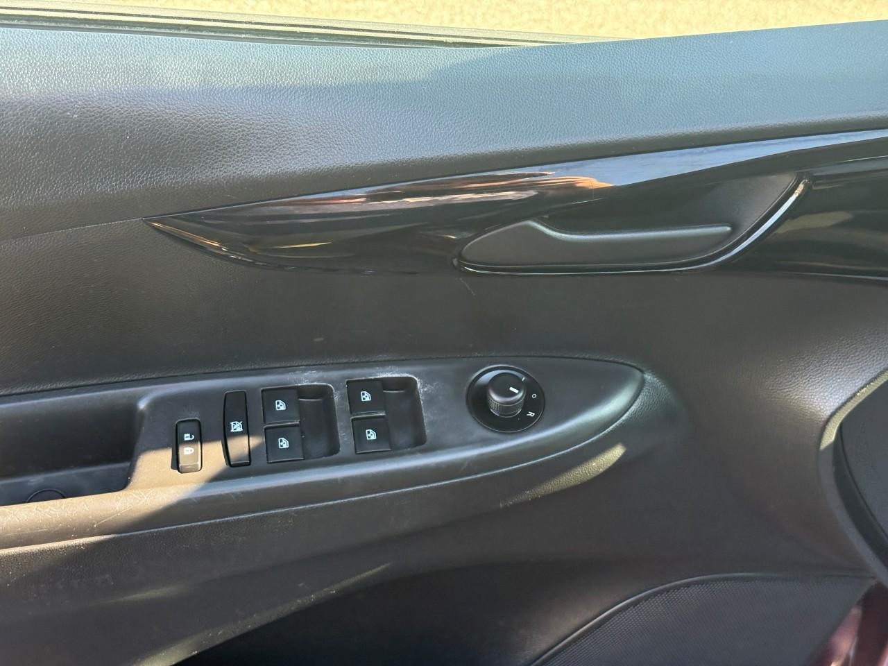 Chevrolet Spark Vehicle Full-screen Gallery Image 16
