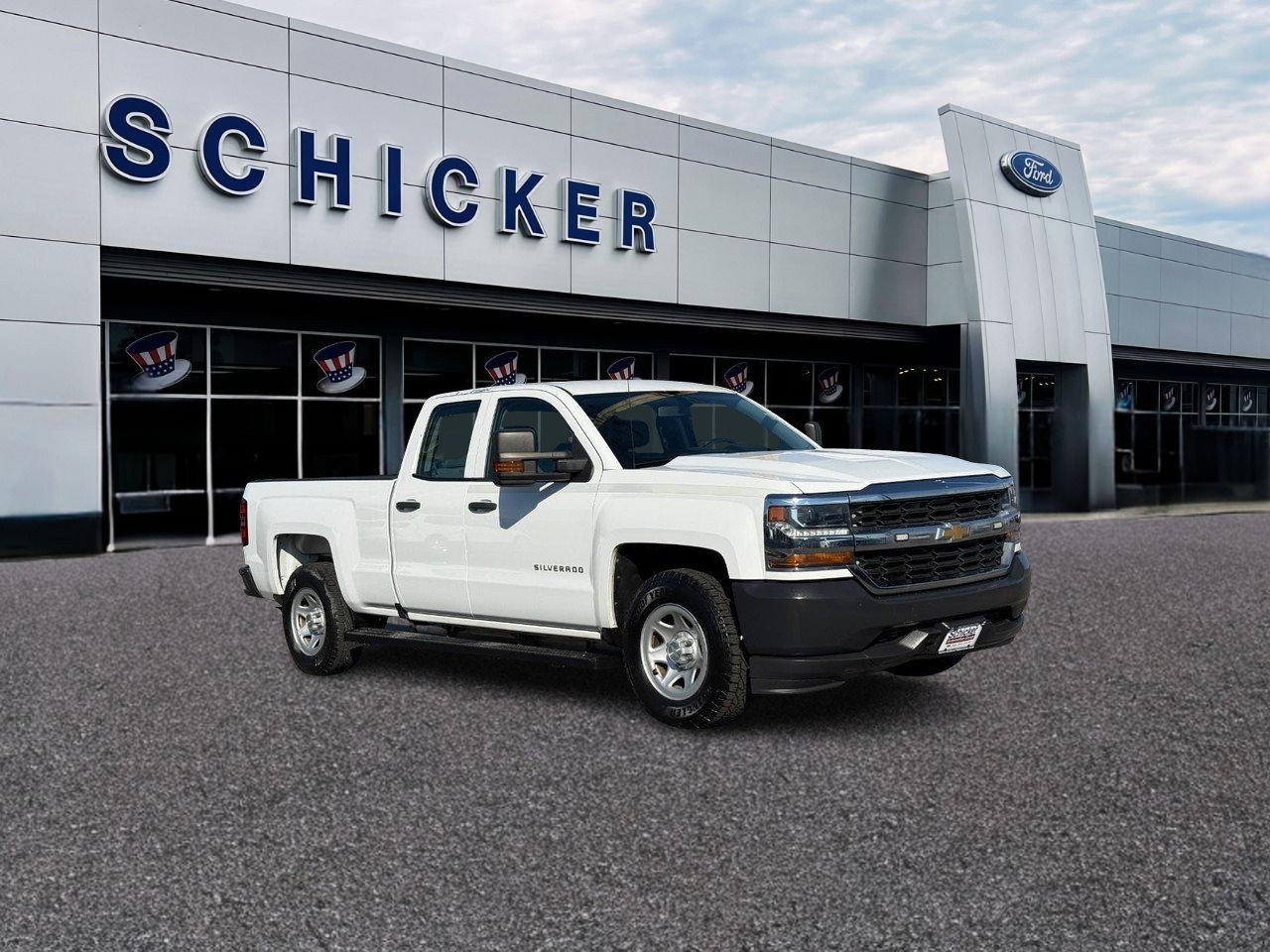 Chevrolet Silverado 1500 Vehicle Full-screen Gallery Image 01