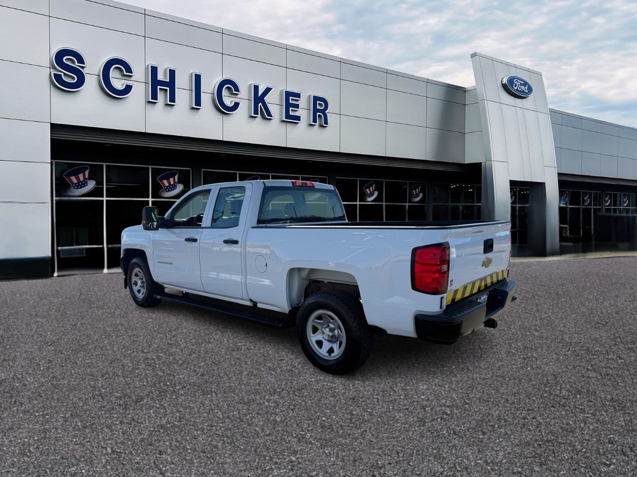 Chevrolet Silverado 1500 Vehicle Full-screen Gallery Image 03