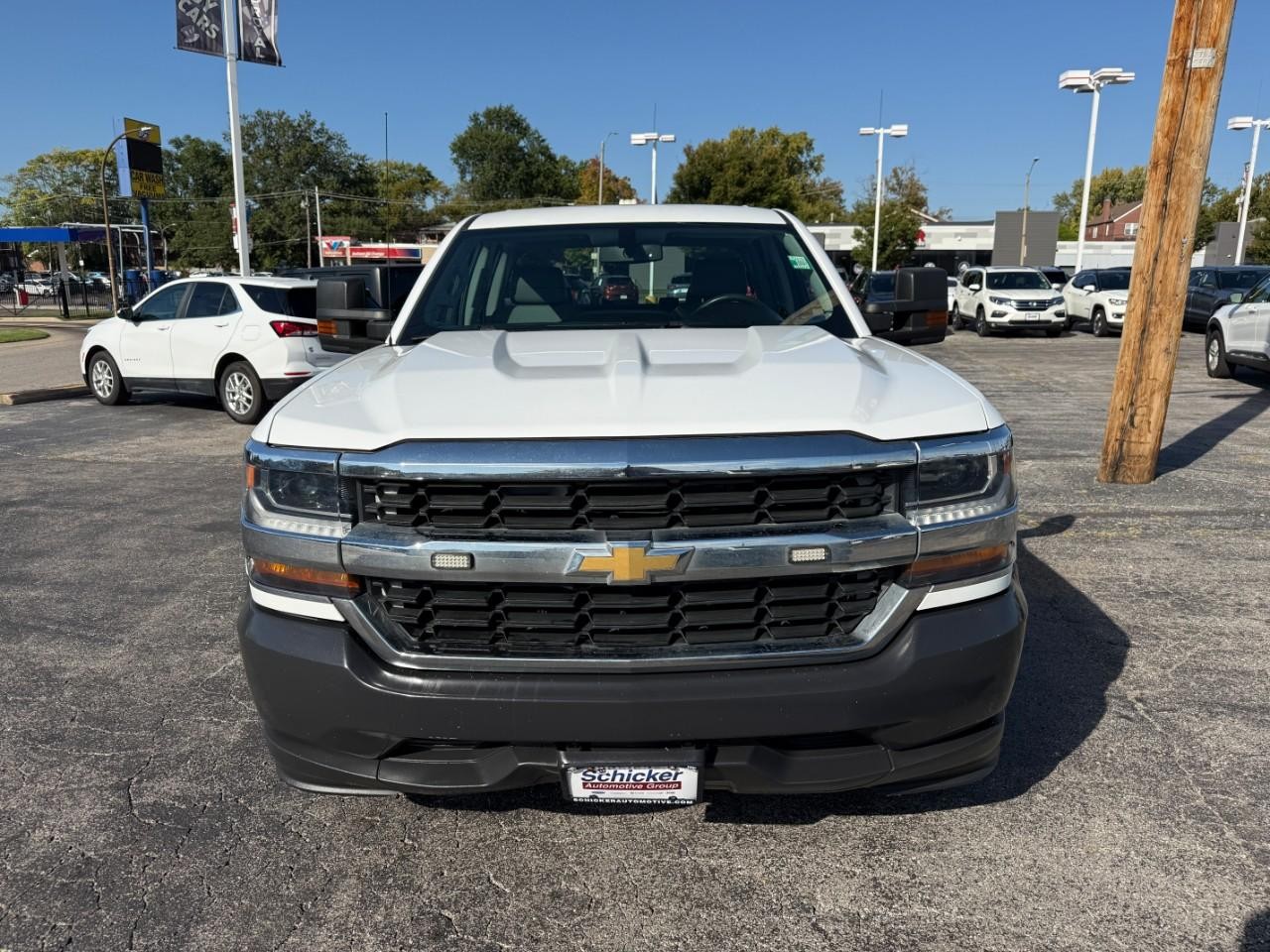 Chevrolet Silverado 1500 Vehicle Full-screen Gallery Image 09