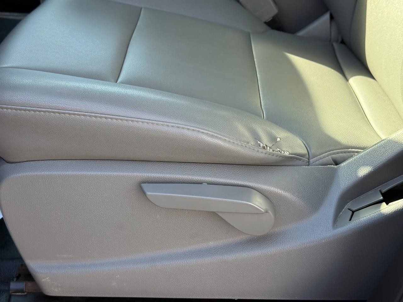 Chevrolet Silverado 1500 Vehicle Full-screen Gallery Image 13