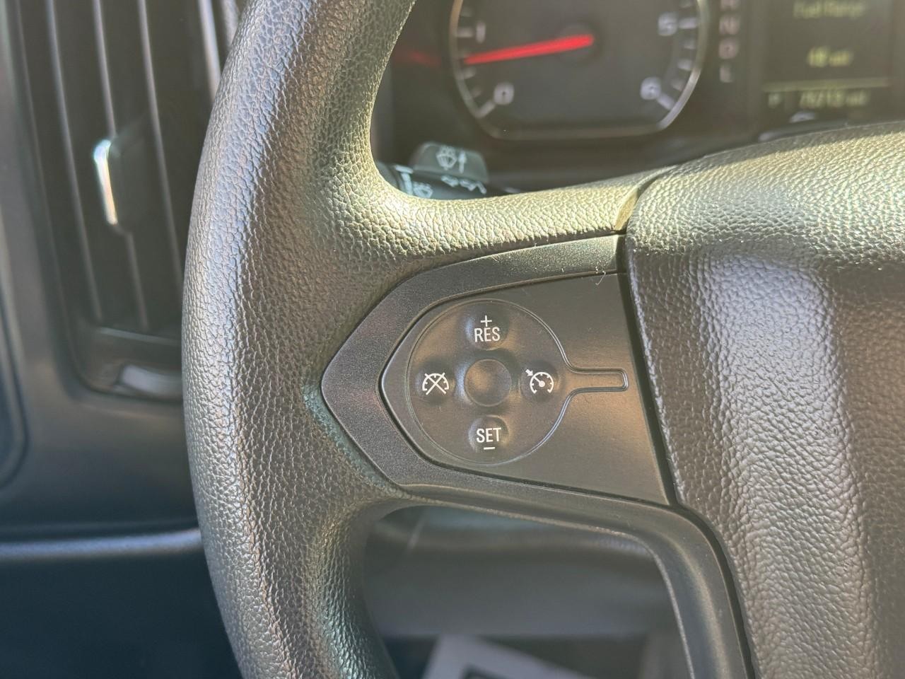 Chevrolet Silverado 1500 Vehicle Full-screen Gallery Image 14