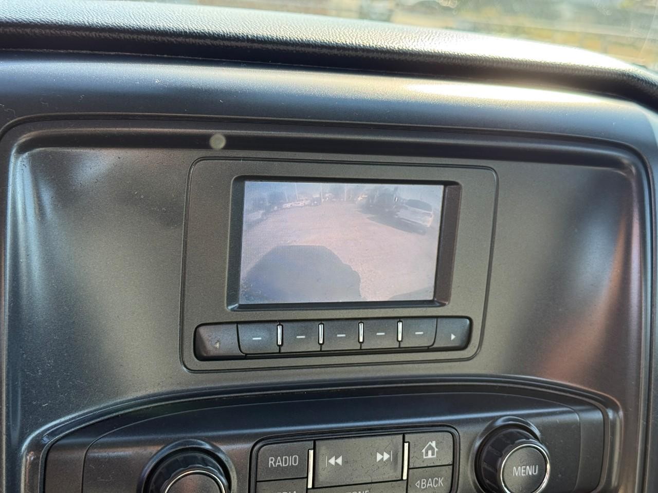 Chevrolet Silverado 1500 Vehicle Full-screen Gallery Image 16