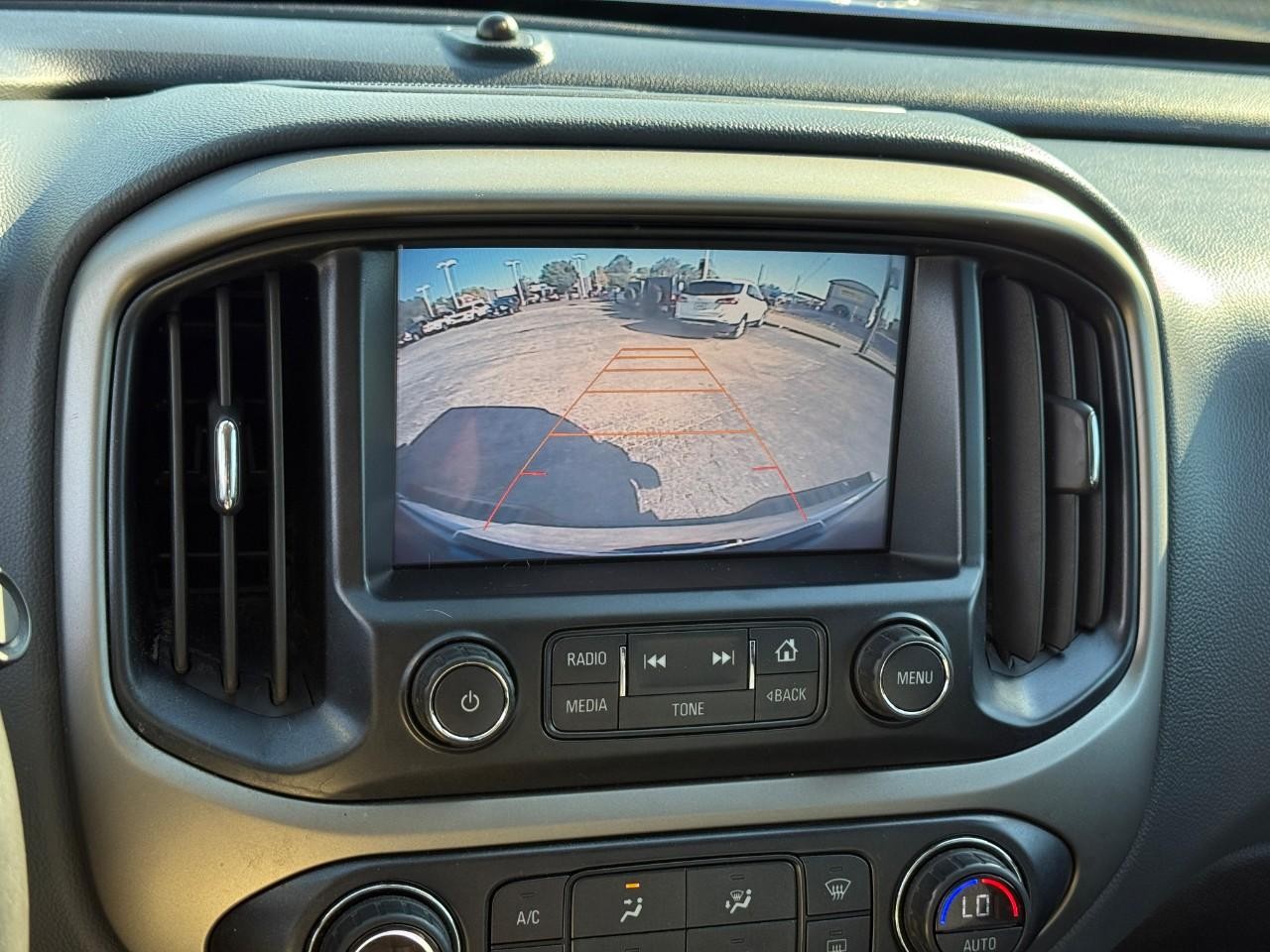 Chevrolet Colorado Vehicle Full-screen Gallery Image 23