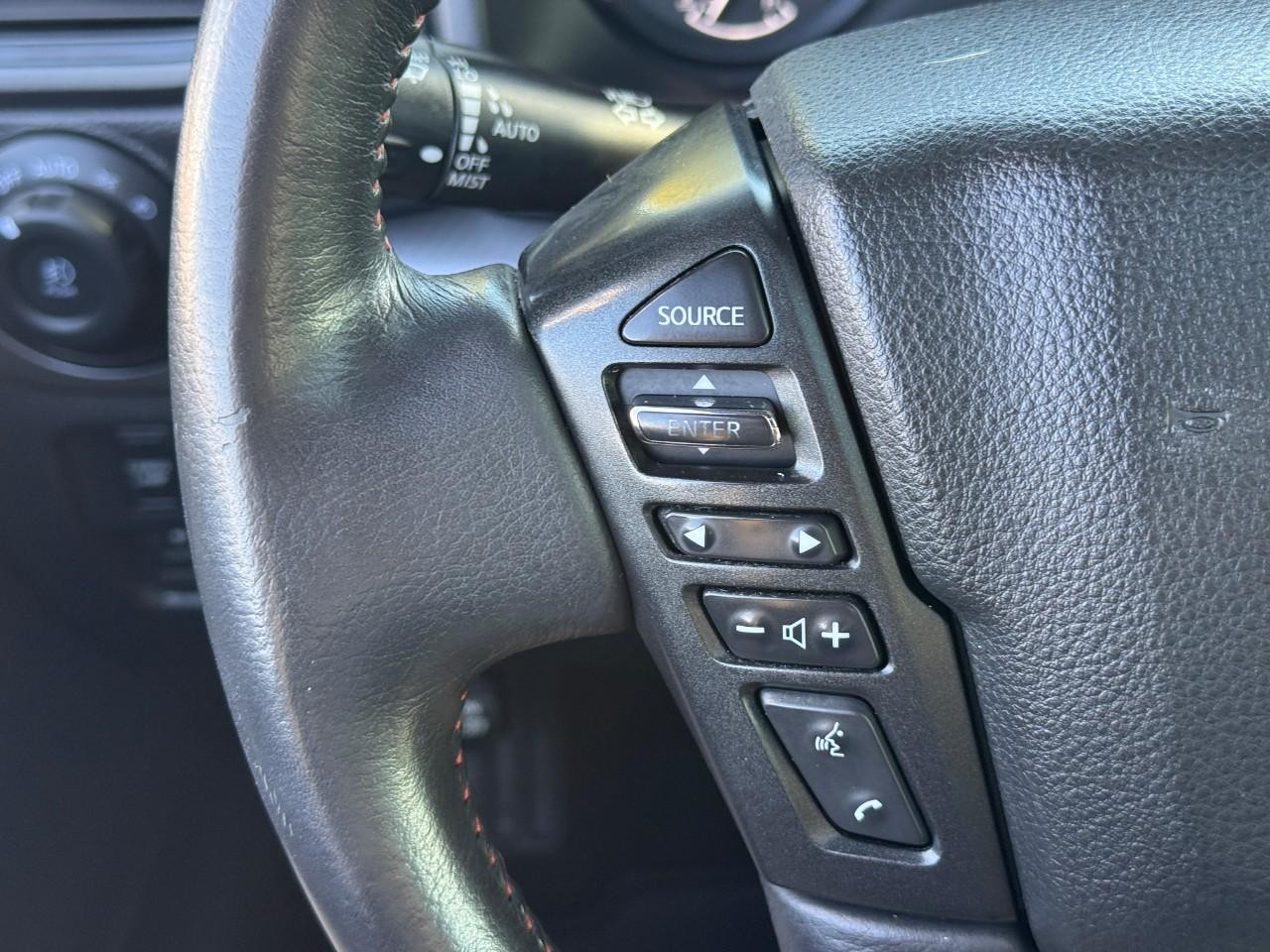 Nissan Titan Vehicle Full-screen Gallery Image 20