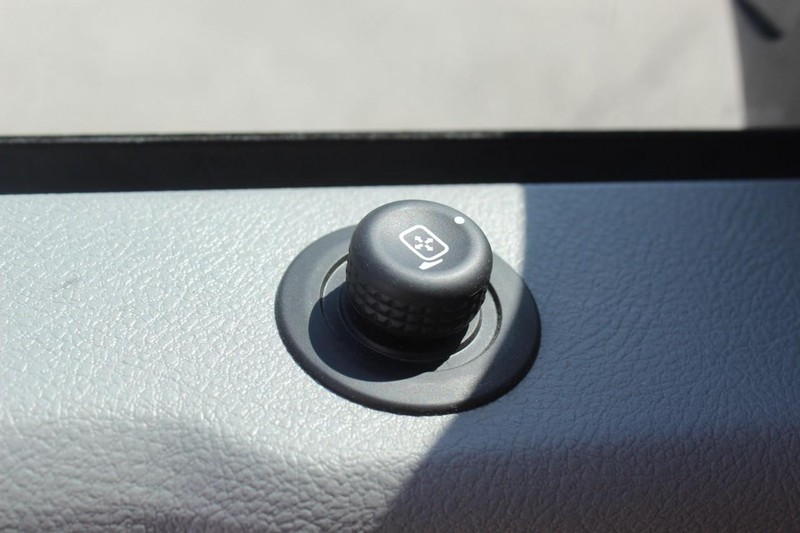 Ford E-Series Cutaway Vehicle Image 05