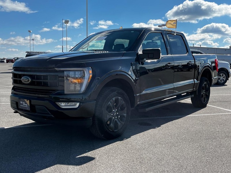 2023 Ford F-150 4WD XLT SuperCrew photo