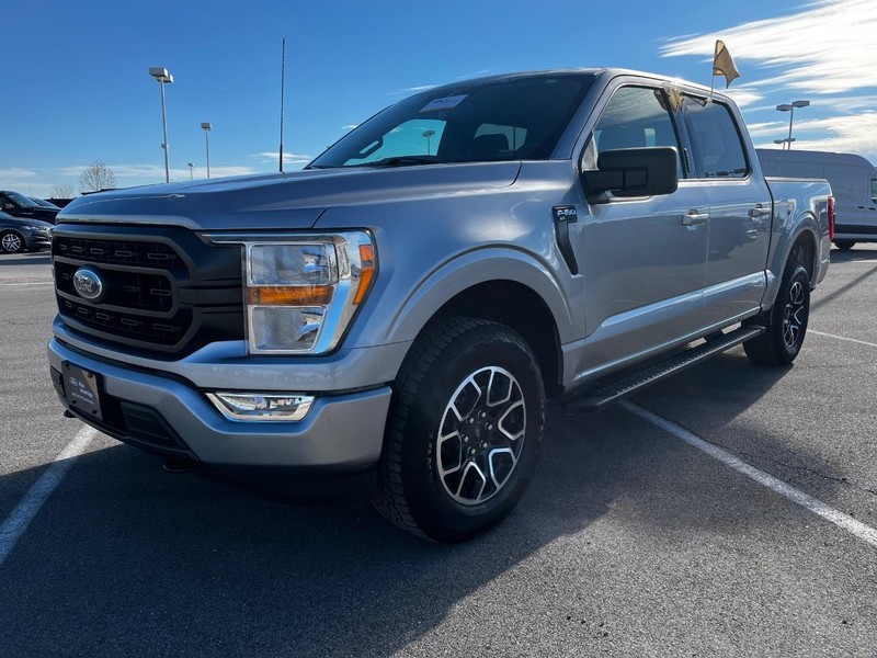 2022 Ford F-150 4WD XLT SuperCrew photo