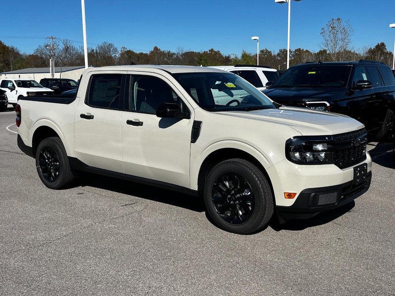 Ford Maverick Vehicle Image 02