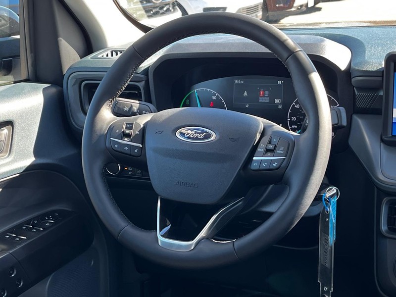 Ford Maverick Vehicle Image 06