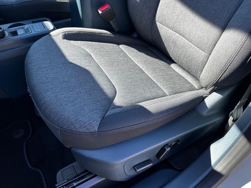 Ford Maverick Vehicle Image 09