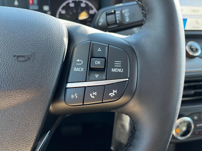 Ford Maverick Vehicle Image 11