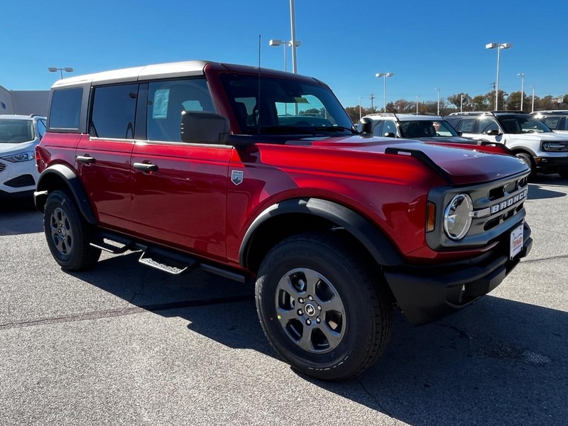 Ford Bronco Vehicle Image 02