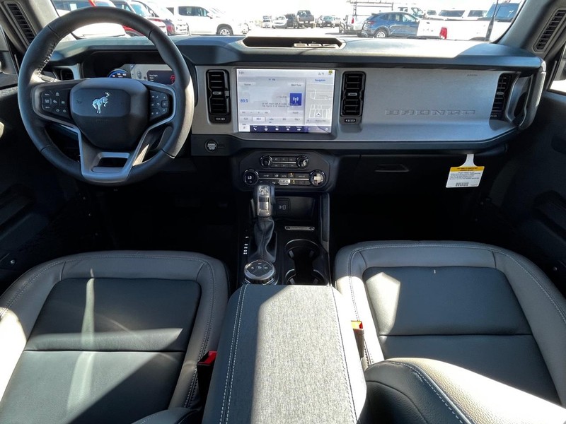 Ford Bronco Vehicle Image 05