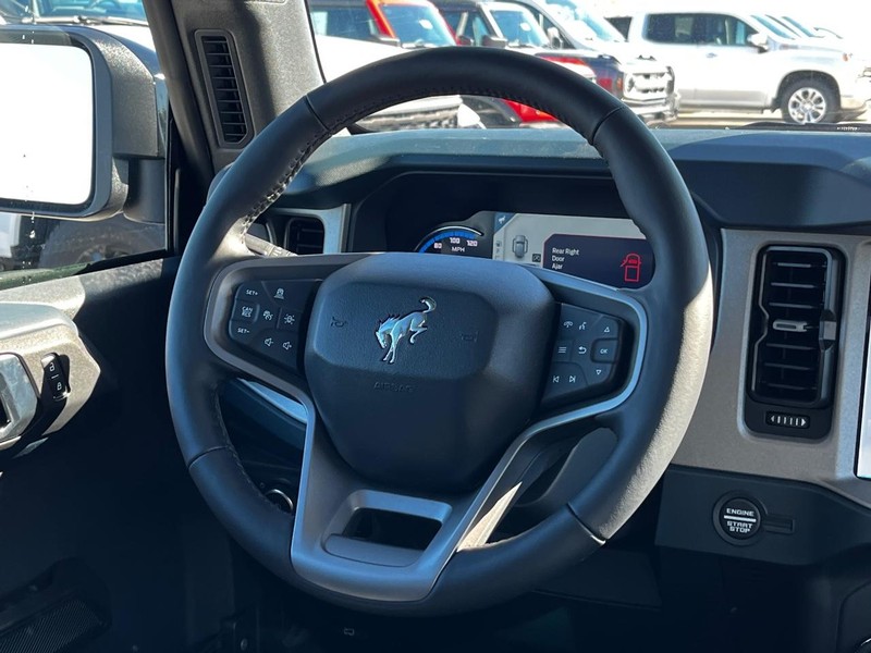 Ford Bronco Vehicle Image 06