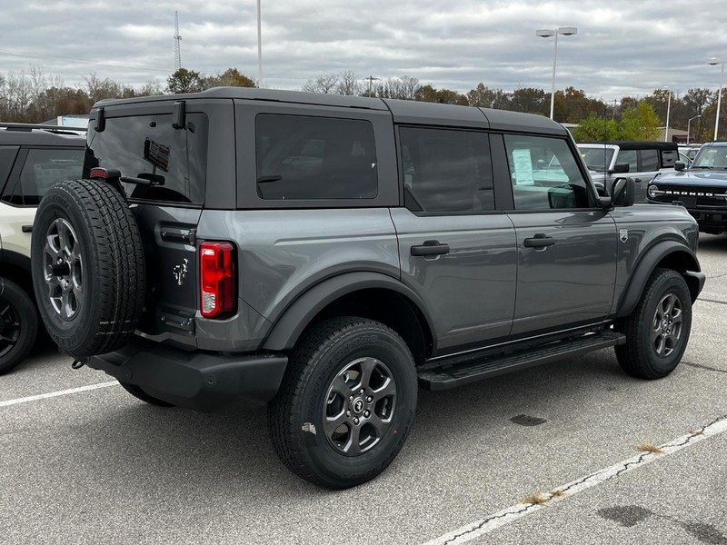 Ford Bronco Vehicle Image 03