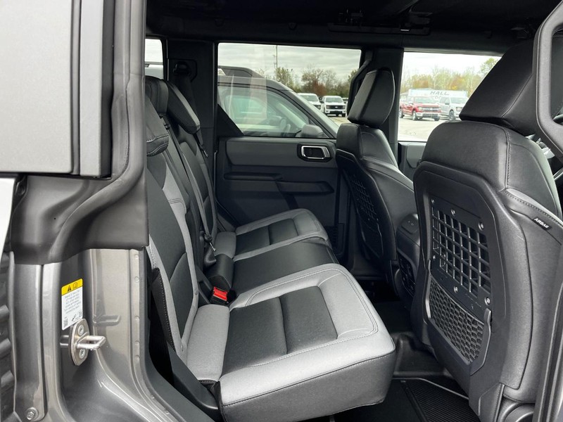 Ford Bronco Vehicle Image 04