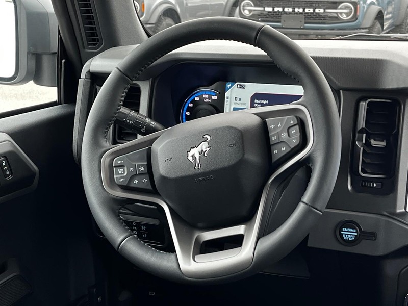Ford Bronco Vehicle Image 06